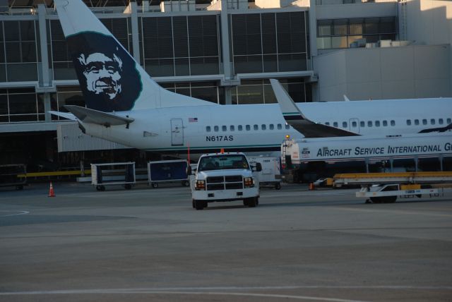 Boeing 737-700 (N617AS) - riding on the shuttle bus