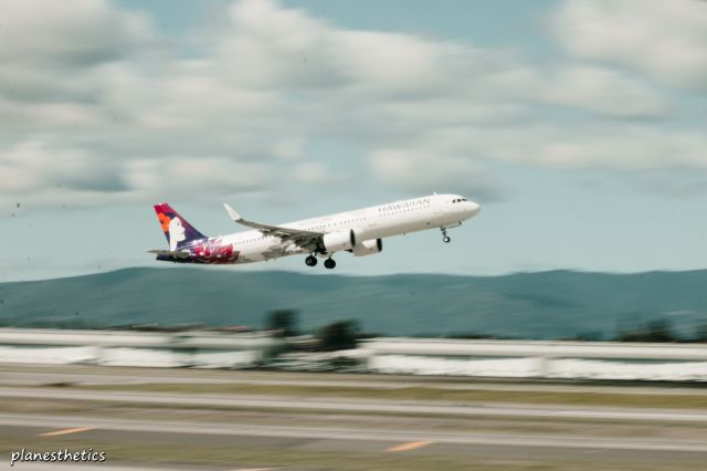 Airbus A321 (N215HA) - Photo taken by @planesthetics (instagram): Hawaiian Airlines Airbus A321 taking off from KSJC.