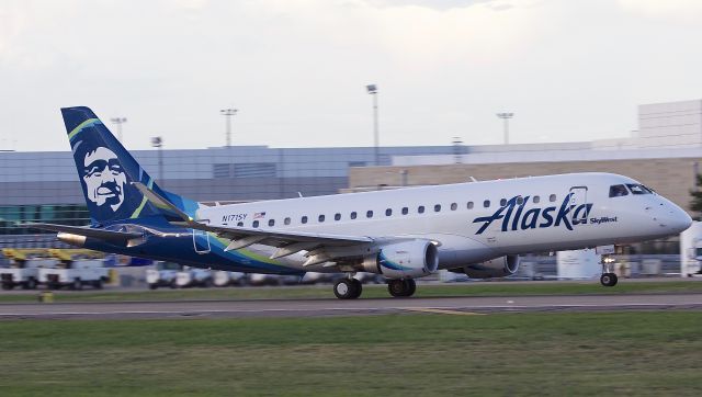 Embraer 170/175 (N171SY) - Skywest operating on behalf of Alaska departs Dallas Love 