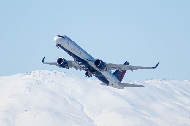 Boeing 757-200 (N900PC)