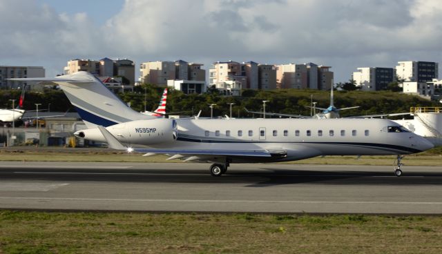 Bombardier Global Express (N595MP)
