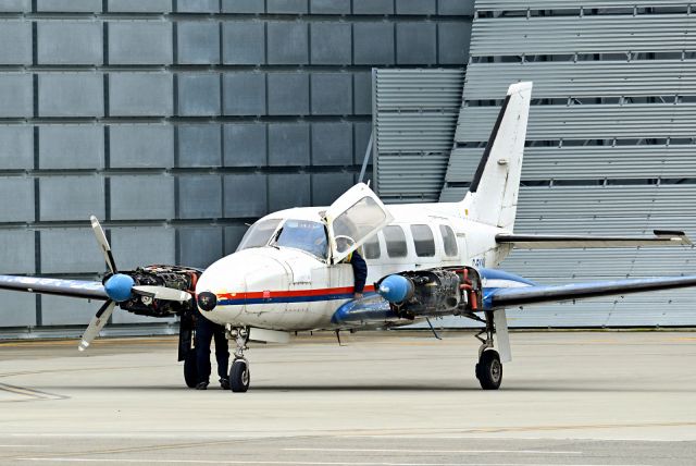 Piper PA-30 Twin Comanche (C-GYYK) - Engine testingbr /engine testing