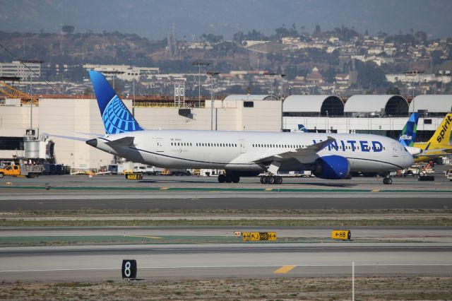 BOEING 787-10 Dreamliner (N13013)