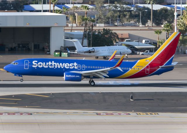 Boeing 737-800 (N8552Z)