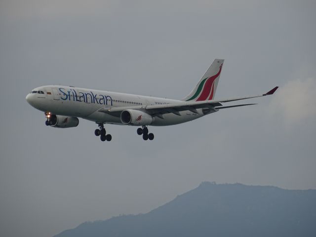 Airbus A330-300 (4R-ALB)