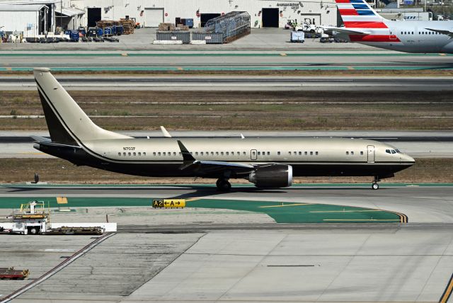 Boeing 737 MAX 8 (N702F)