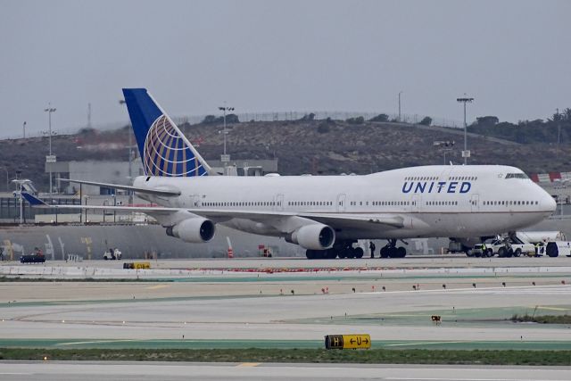 Boeing 747-400 (N197UA) - a rel=nofollow href=http://flightaware.com/live/flight/N197UA/history/20170101/2300Z/KLCK/KLAXhttps://flightaware.com/live/flight/N197UA/history/20170101/2300Z/KLCK/KLAX/a