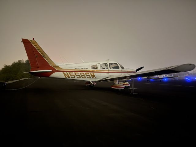 Piper Cherokee (N558SM) - N558SM at its home base at night
