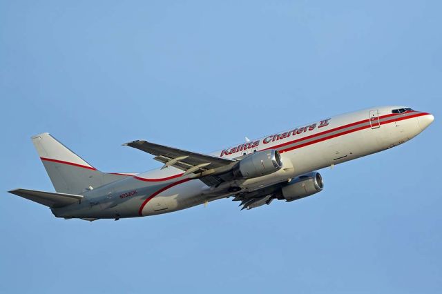 BOEING 737-400 (N732CK) - Kalitta Charters Boeing 737-405 N732CK at Phoenix Sky Harbor on January 30, 2018. 