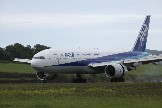 Boeing 777-200 (JA741A) - 12 September 2015:HND-HKD.