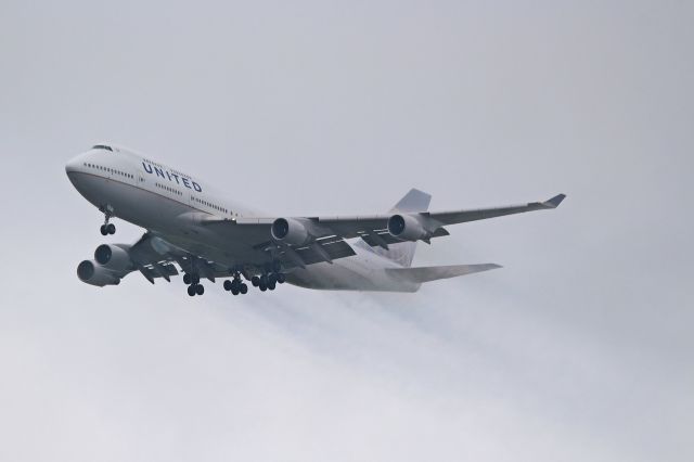 Boeing 747-400 (N199UA)