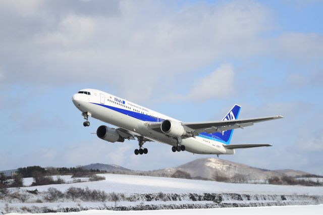 BOEING 767-300 (JA8971) - January 19th 2019:HKD-HND.