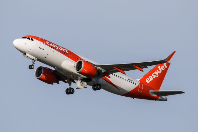 Airbus A320neo (G-UZHL) - EZY1973 departing to Paphos.
