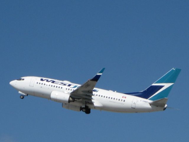 Boeing 737-800 (C-GWBT)