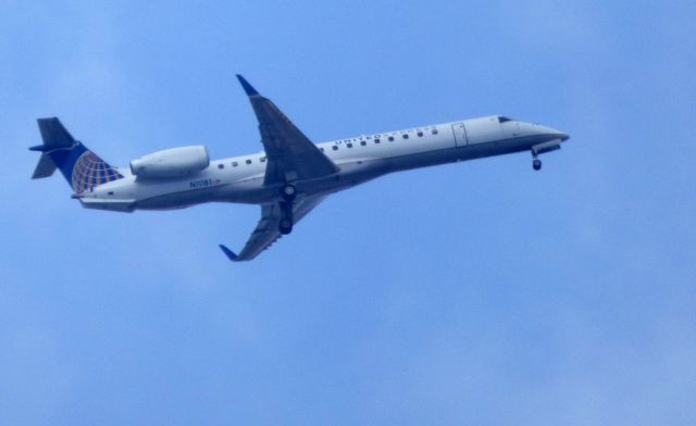 Embraer ERJ-145 (N11181) - Shown here is a United Express Embraer ERJ-145XR a few minutes until landing in the Summer of 2018.  