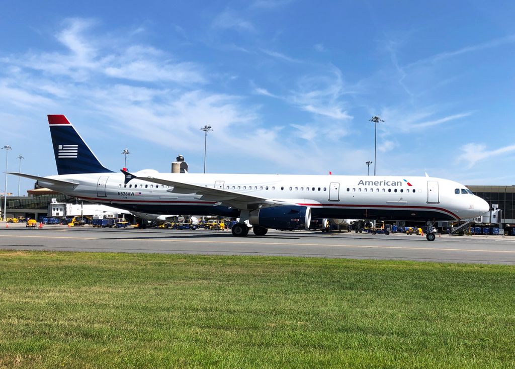 Airbus A321 (N578UW)