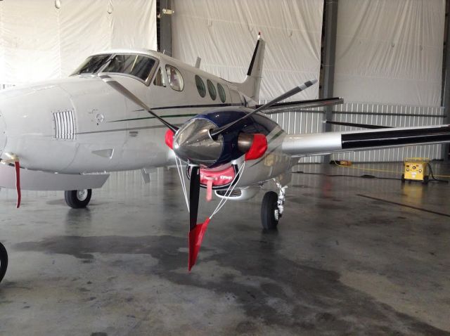 Beechcraft King Air 90 (N17VC)