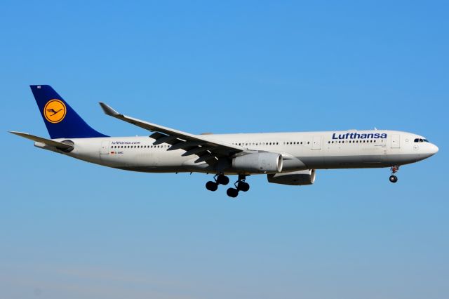 Airbus A330-300 (D-AIKC) - Lufthansa - D-AIKC - A330-300 - Arriving KDFW 11/29/2013