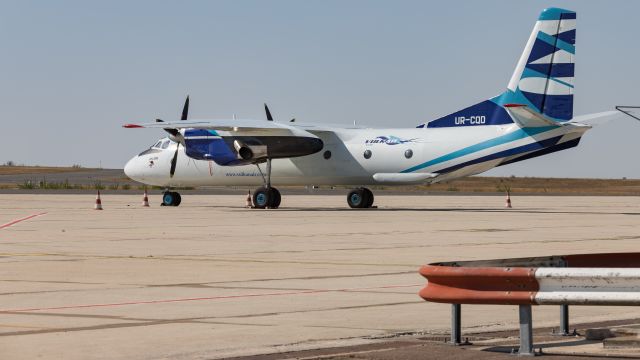 Antonov An-26 (UR-CQD)