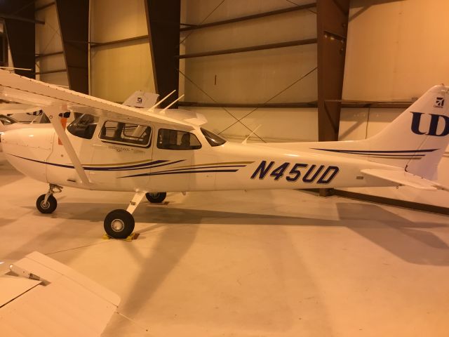 Cessna Skyhawk (N45UD) - University of Dubuque Aviation 2017 model Cessna 172SP