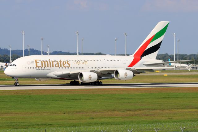 Airbus A380-800 (A6-EUI)