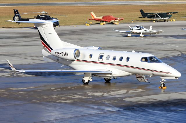 Embraer Phenom 300 (CS-PHA)