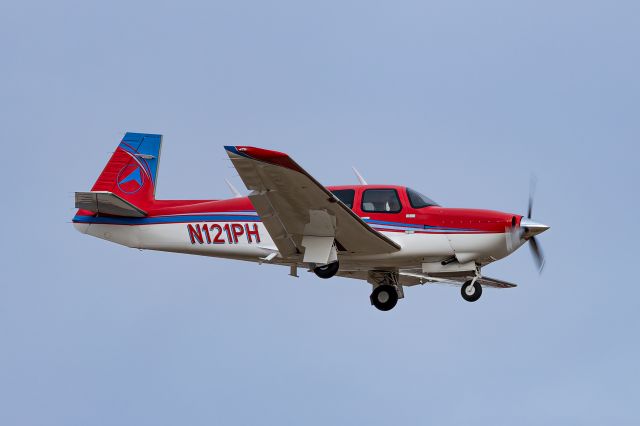 Mooney M-20 Turbo (N121PH)