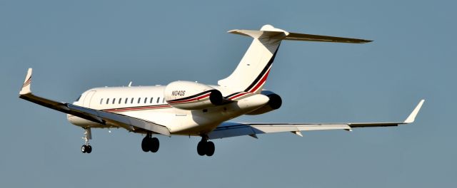 Bombardier Global 5000 (N104QS)