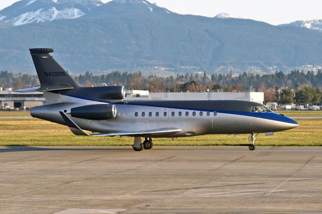 Dassault Falcon 900 (N428DR)