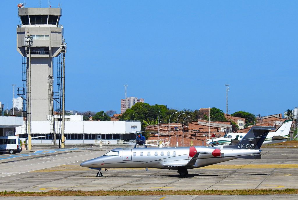 Learjet 40 (LV-GVR)