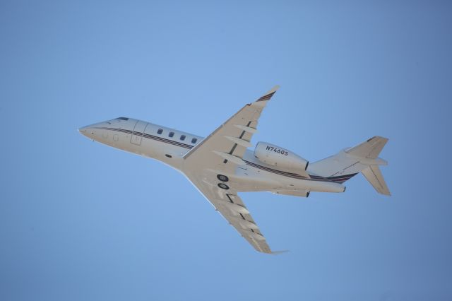 Canadair Challenger 350 (N746QS)