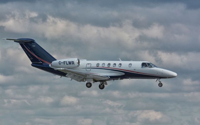 Cessna Citation CJ4 (C-FLWR) - Landing in CYHU, 25-09-2019