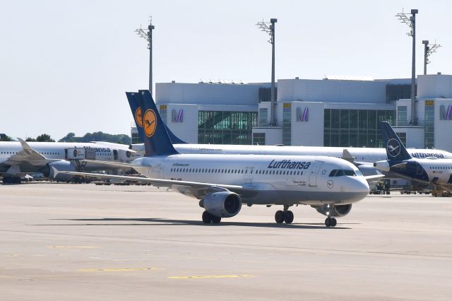 Airbus A320 (D-AIPF) - Lufthansa Airbus A320-211 D-AIPF in Munich 
