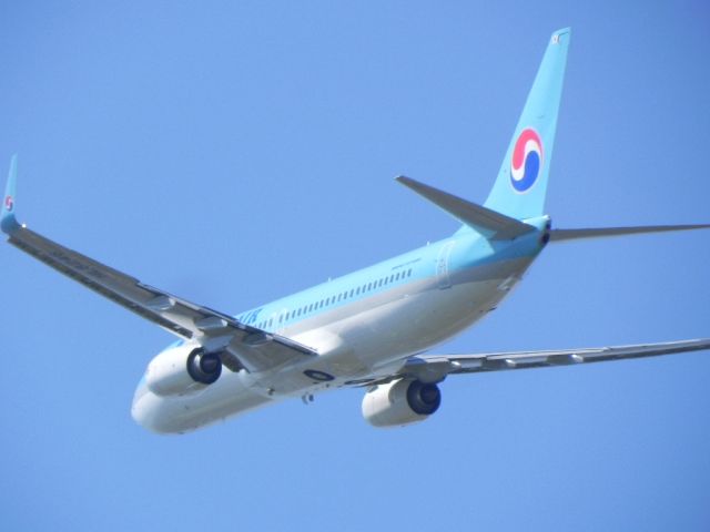 Boeing 737-700 (HL8246)