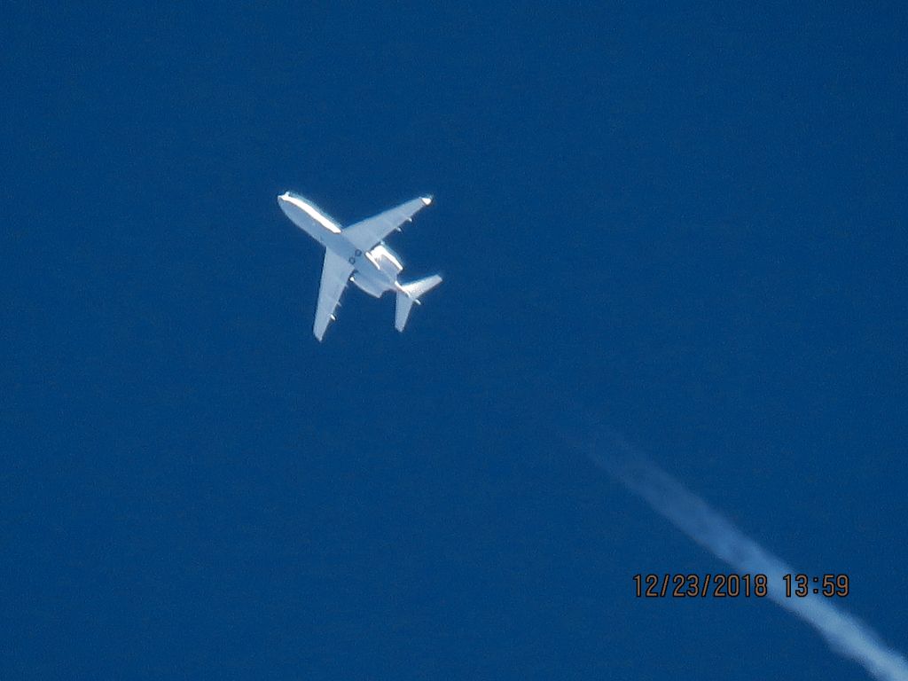 Bombardier Challenger 300 (N43FE)