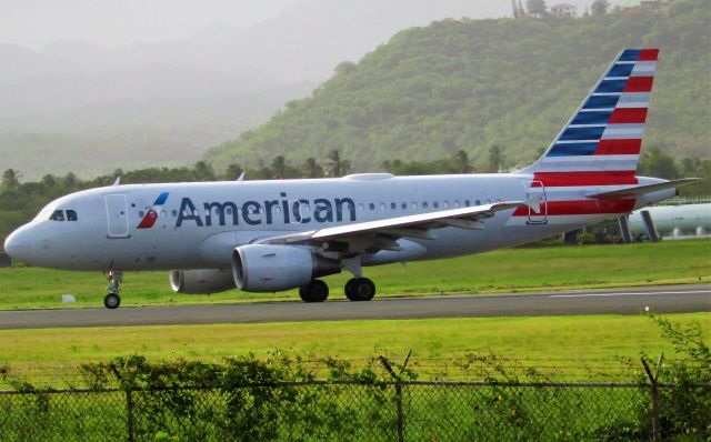 Airbus A319 (N716UW)