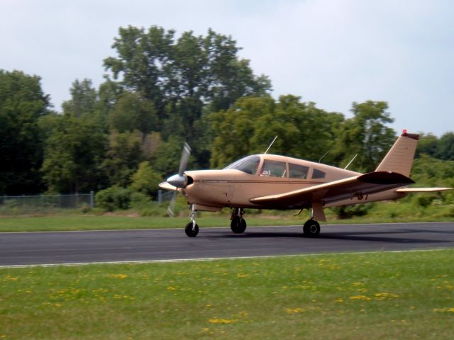 Piper Cherokee Arrow (N3779T)