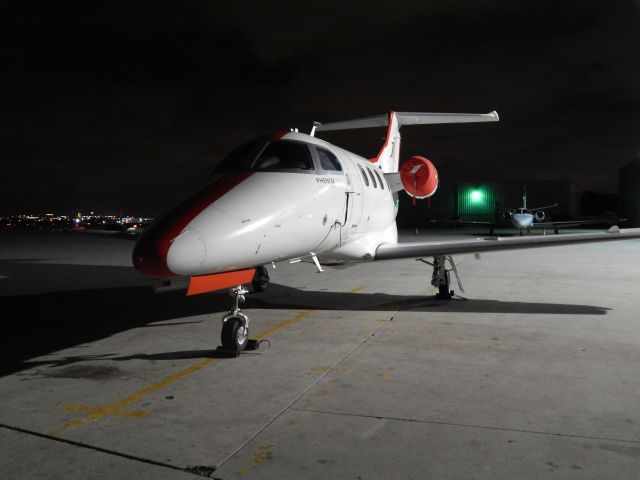 Embraer Phenom 100 —