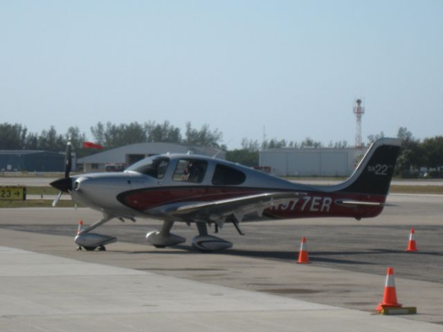 Cirrus SR-22 (N977ER) - Nice Cirrus.