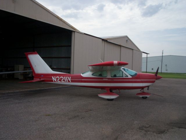 Cessna Cardinal (N2211Y)