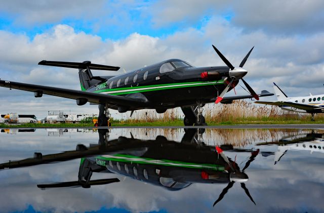 Pilatus PC-12 (C-GODE)