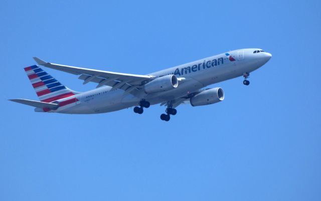 Airbus A330-200 (N280AY) - Shown here is an American Airlines Airbus A330-200 on final in the Spring of 2018.