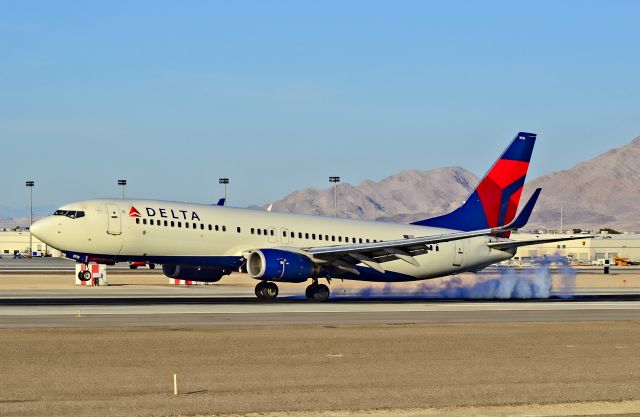 Boeing 737-800 (N3733Z) - N3733Z Delta Air Lines 2000 Boeing 737-832(WL) - cn 30539 / ln 685 - Las Vegas - McCarran International (LAS / KLAS)br /USA - Nevada, November 3 , 2013br /Photo: Tomás Del Coro