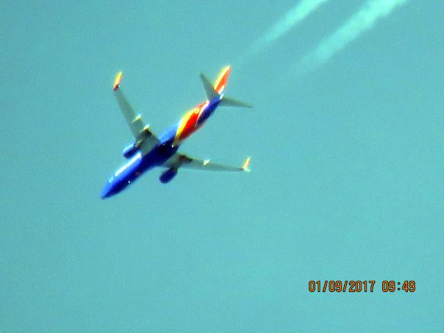 Boeing 737-800 (N8672F)