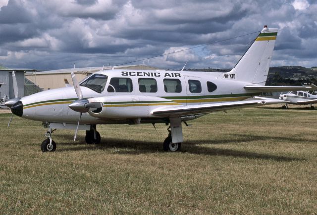 Piper Navajo (VH-KTD) - SCENIC AIR - PIPER PA-31-310 NAVAJO - REG VH-KTD (CN 31-574) - PARAFIELD AIRPORT ADELAIDE SA. AUSTRALIA - YPPF 25/10/1986