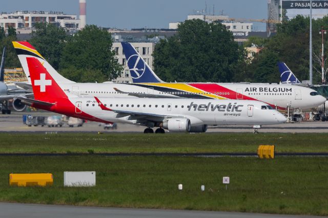 Embraer ERJ-190 (HB-JVY) - WAW SPOTTING