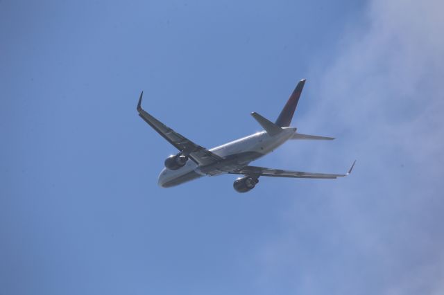 Boeing 757-200 (N547US)