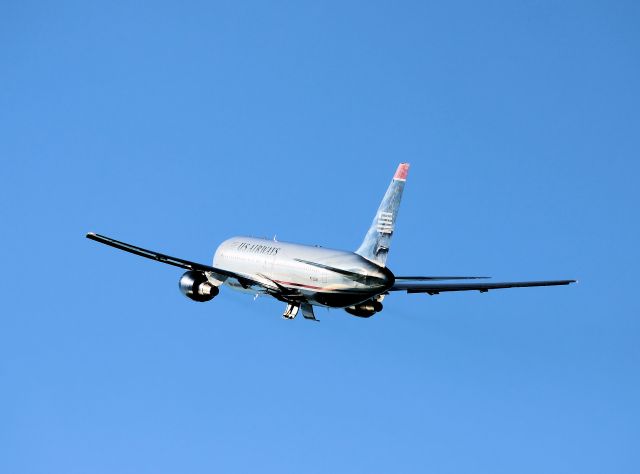 Airbus A330-300 (N250AY)