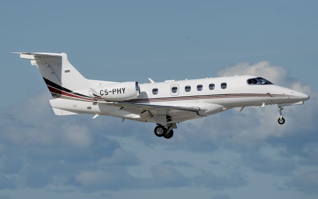 Embraer Phenom 300 (CS-PHY) - Netjets Embraer 505 Phenom 300 landing at Jersey 14/Mar/2025