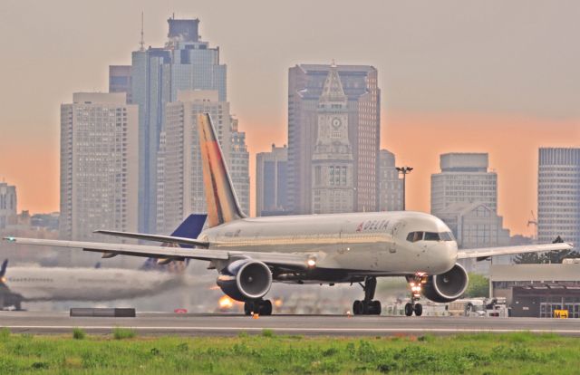 Boeing 757-200 (N507US) - RWY 9 take off roll - Boston Skyline departure 